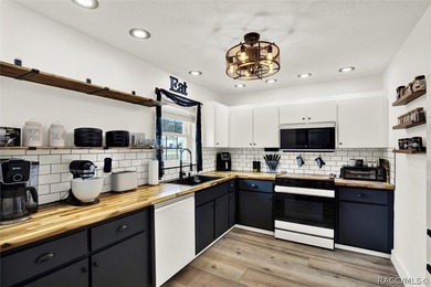 Fully renovated, move-in ready -- your Florida Dream Home - photo 8