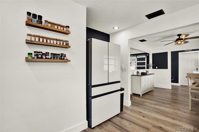 Fully renovated, move-in ready -- your Florida Dream Home - photo 9
