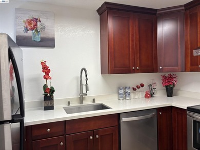 Charming upper-floor condo located in the desirable gated - photo 20