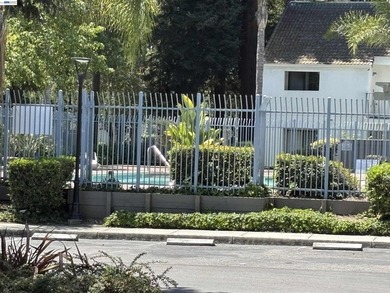 Charming upper-floor condo located in the desirable gated - photo 22