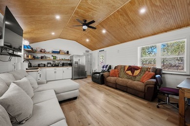Price Reduction! Charming cottage situated on a spacious double - photo 5