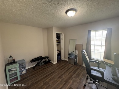 Great investment opportunity! 3 bedroom 2 bath brick home with - photo 8