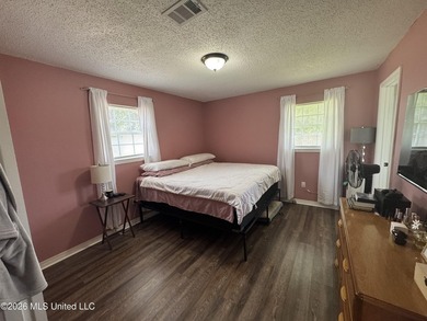 Great investment opportunity! 3 bedroom 2 bath brick home with - photo 10