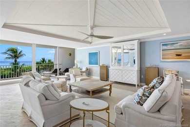 Beautifully renovated 2nd floor condo offers a tranquil - photo 3