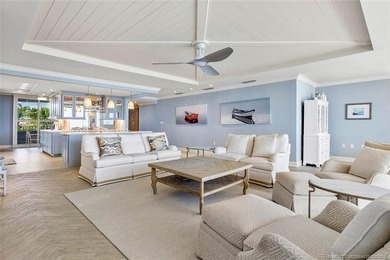 Beautifully renovated 2nd floor condo offers a tranquil - photo 9