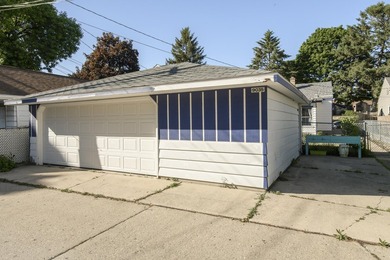 Move right into this well-maintained 2-bedroom, 1-bath Milwaukee - photo 19
