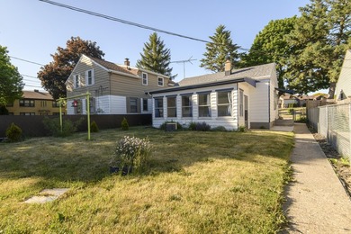 Move right into this well-maintained 2-bedroom, 1-bath Milwaukee - photo 22
