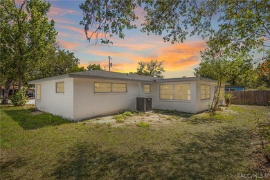 Make sure to check out the Virtual Tour for a 3D Model w/ - photo 1
