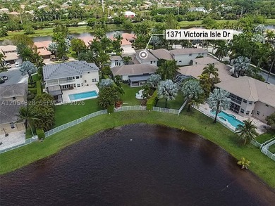 Experience the perfect blend of elegance and privacy in this - photo 3