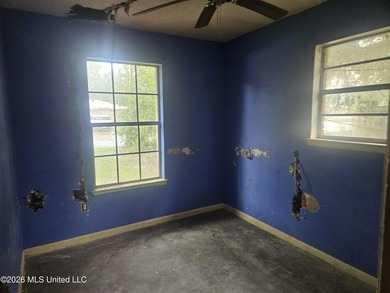 College Park S/D. 3 bed, 2 bath with nearly 1400 sq.ft. Solid - photo 5