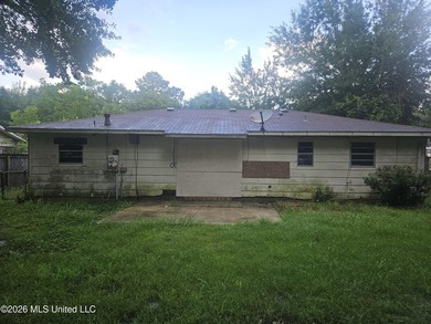 College Park S/D. 3 bed, 2 bath with nearly 1400 sq.ft. Solid - photo 9