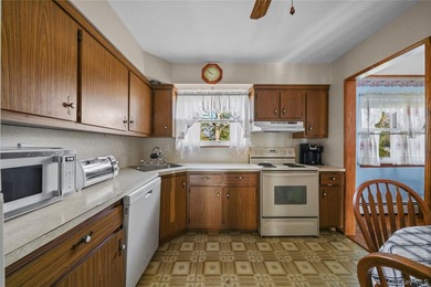 Don't miss this opportunity! This spacious High Ranch - photo 11
