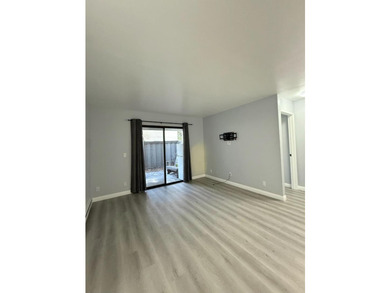 Comfortable and Beautifully Completely remodeled with fresh - photo 13