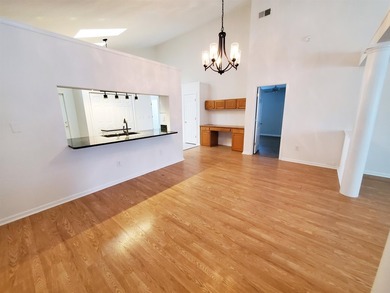 Spacious home, 2 Bedrooms with a Bonus Room, in a gated - photo 14