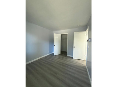 Comfortable and Beautifully Completely remodeled with fresh - photo 17