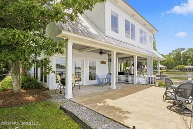 Waterfront living at its best! Tucked away on a quiet cul-de-sac - photo 9