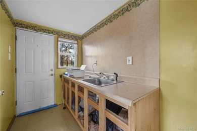 Don't miss this opportunity! This spacious High Ranch - photo 22