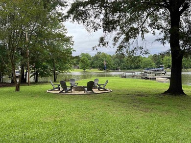 Lake time perfected in this 3 bedroom lake cabin! Large - photo 24