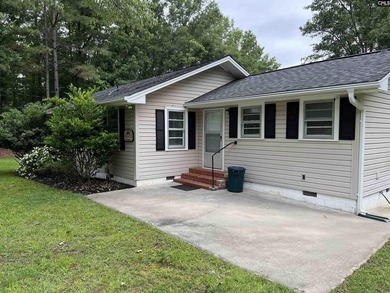 Lake time perfected in this 3 bedroom lake cabin! Large - photo 25