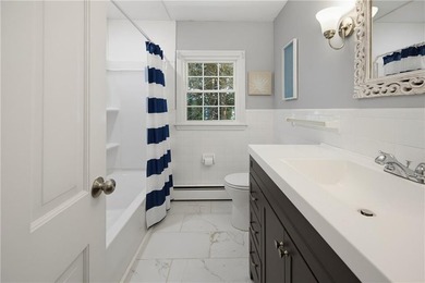 Beautifully maintained single level offering 3 bedrooms, 3 full - photo 29