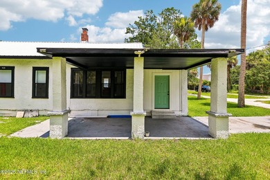 Beautifully renovated 2-bedroom, 1-bath home offering 1,074 sq - photo 6
