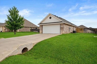 This beautifully designed 3 bedroom, 2 bathroom home with an - photo 3