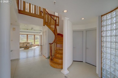 Ilwaco 3,600 sq ft custom house & garage, city water & sewer - photo 10