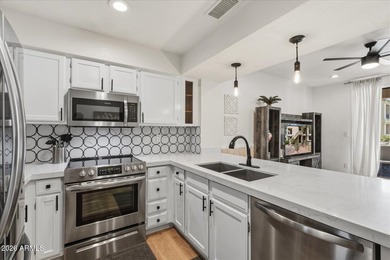 Thoughtfully renovated 2-bed, 2-bath condo in the guard-gated - photo 6