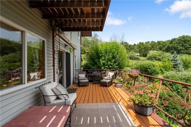 Welcome to this exceptional second-owner custom chalet-style - photo 12