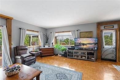 Welcome to this exceptional second-owner custom chalet-style - photo 15