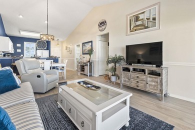 Look at this beautifully furnished 2 bedroom, 2 bath condo - photo 15
