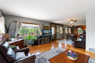 Welcome to this exceptional second-owner custom chalet-style - photo 16