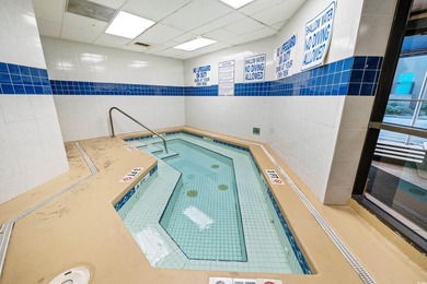 Discover this 4h floor fully furnished Ocean View, 1 bedroom, 1