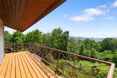 Welcome to this exceptional second-owner custom chalet-style - photo 20