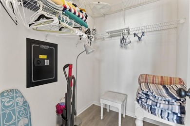 Look at this beautifully furnished 2 bedroom, 2 bath condo - photo 25