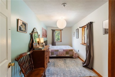 Welcome to this exceptional second-owner custom chalet-style - photo 27