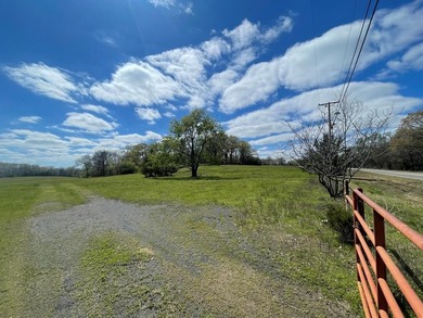PREMIER ACREAGE WITHIN WALKING DISTANCE TO THE ARKANSAS RIVER - photo 1