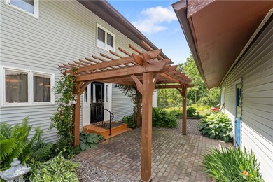 Welcome to this exceptional second-owner custom chalet-style - photo 38