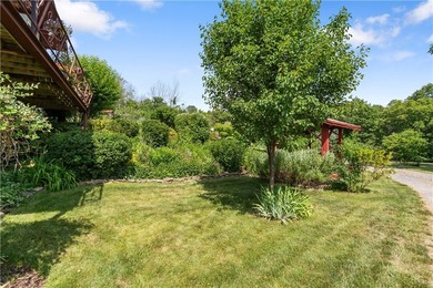 Welcome to this exceptional second-owner custom chalet-style - photo 41