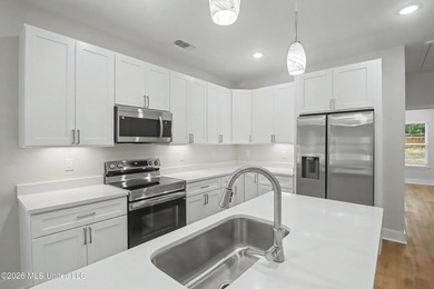 Welcome to effortless coastal living in this beautifully crafted - photo 4