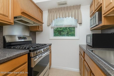 Welcome to 163 Cromwell Avenue! This beautifully maintained - photo 13