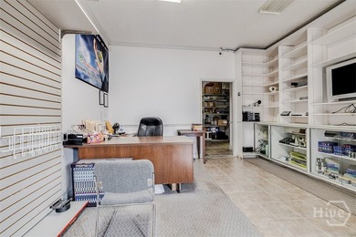 Discover the potential of a freestanding commercial building - photo 22