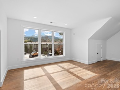 Welcome Home to Style, Comfort, and Location! This stunning - photo 23