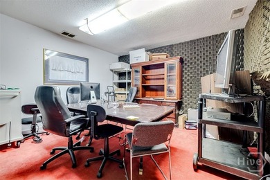 Discover the potential of a freestanding commercial building - photo 25