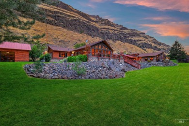 (private lake, pond, creek) Home For Sale in Asotin Washington