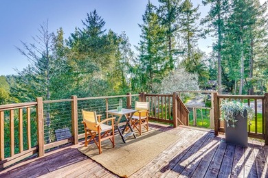 A true hidden gem built in 2005, this turnkey home combines - photo 33
