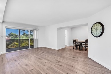 LOOK NO FURTHER! Affordable, turnkey, low maintenance living in - photo 5