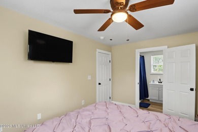 Bring your jet skis, kayaks, boats! Remodeled 2 bedroom/2 full - photo 10
