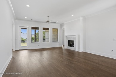 Welcome to luxury living in the sought-after Southampton Garden - photo 3