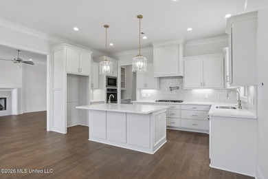 Welcome to luxury living in the sought-after Southampton Garden - photo 4